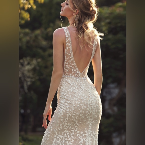 Brand new Chic Nostalgia Ezri wedding gown with detachable skirt and wings! - Picture 4 of 7